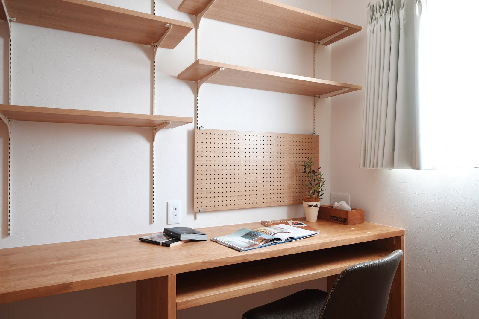 平屋の書斎コーナー